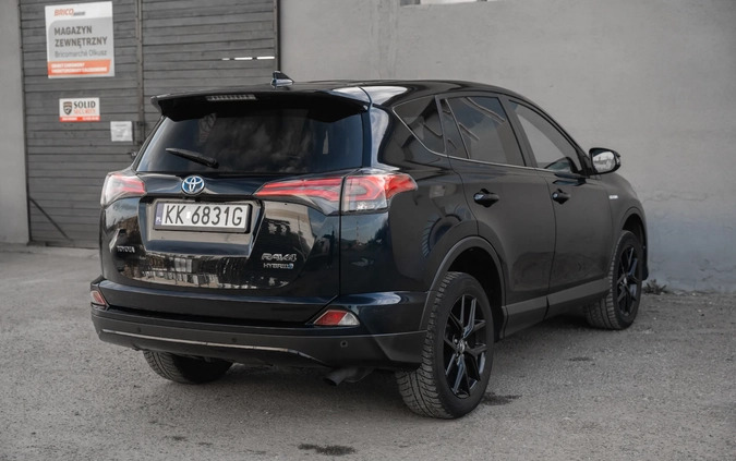 Toyota RAV4 cena 101000 przebieg: 104000, rok produkcji 2018 z Wąchock małe 211